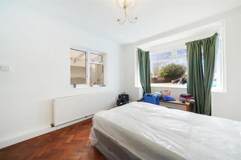28 Repton Avenue, Wembley, HA0 3DW
