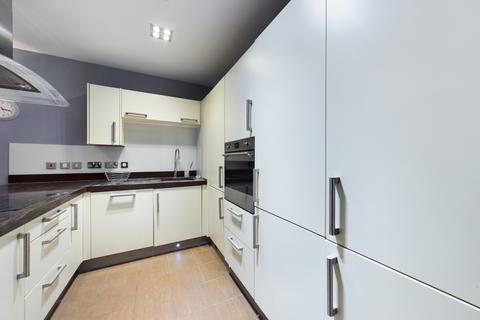2 bedroom house to rent, Altura Tower, Bridges Court Road, London