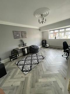 1 bedroom in a house share to rent, Tomswood Road, Chigwell IG7