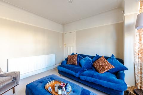 5 Ash Crescent, Leeds, LS6 3LE