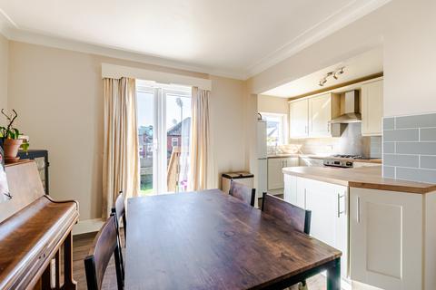 5 Ash Crescent, Leeds, LS6 3LE