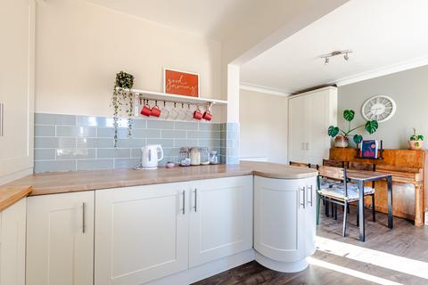 5 Ash Crescent, Leeds, LS6 3LE