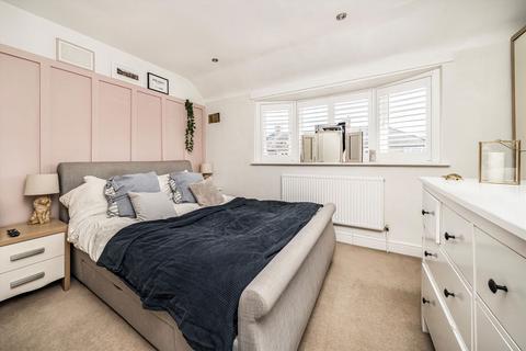 4 Grove Crescent, Feltham, TW13 6LY