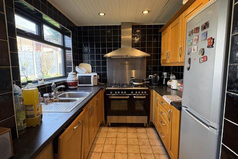 5 bedroom semi-detached house for sale, Beechwood Drive, Royton