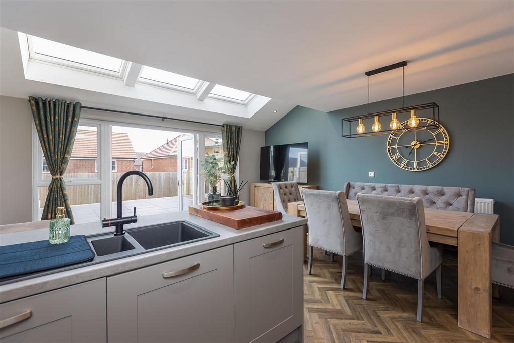 Ploughlands Grove 4 Kitchen Dining Room-3.jpg