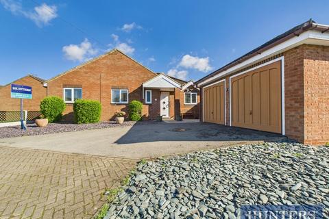 3 bedroom detached bungalow for sale, The Vineyards, Leven, Beverley