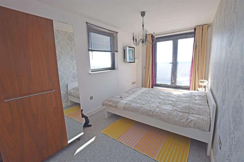 Bed1.jpg