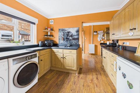 13 Tweenbrook Avenue, Gloucester, GL1 5JY