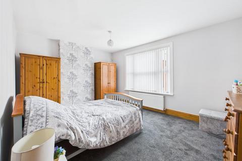 13 Tweenbrook Avenue, Gloucester, GL1 5JY
