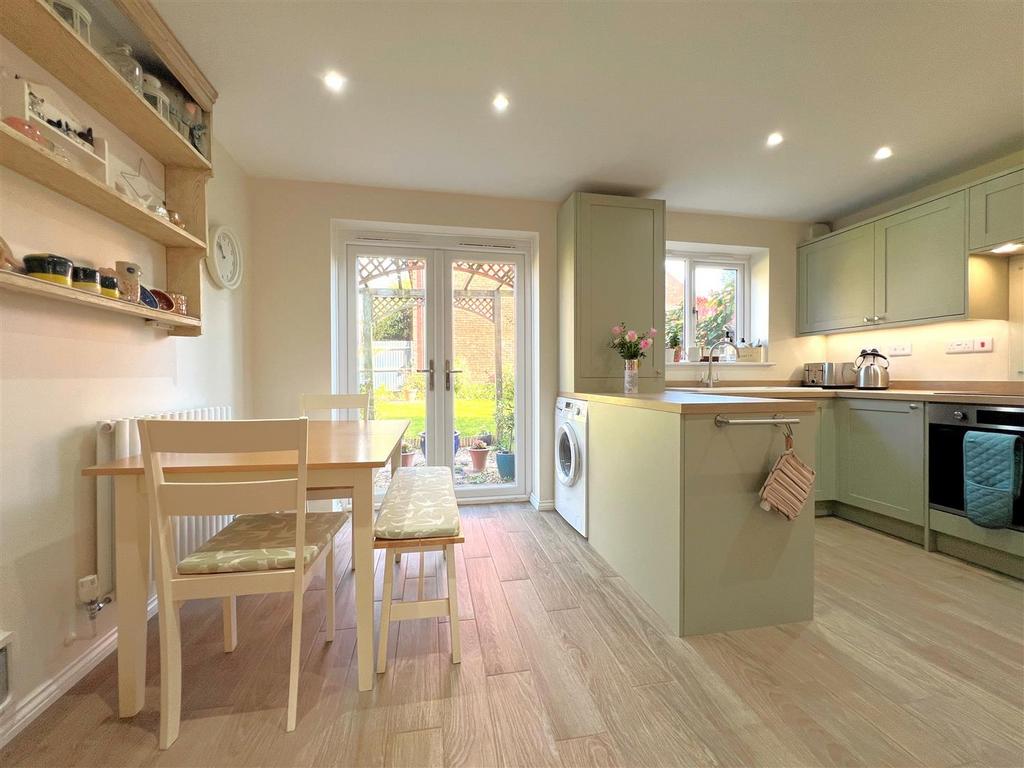 Dining kitchen 1.jpg