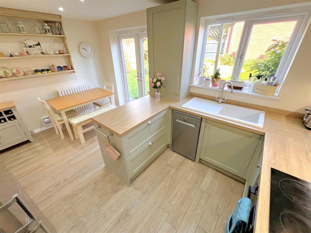 Dining kitchen.jpg