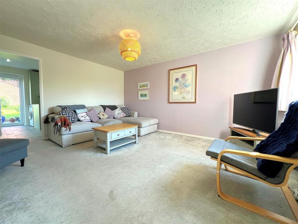 Living room 2.jpg