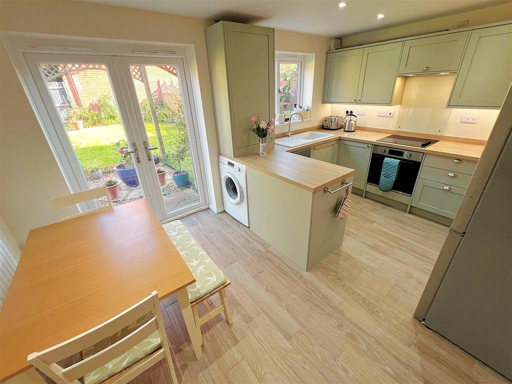 Kitchen 1.jpg