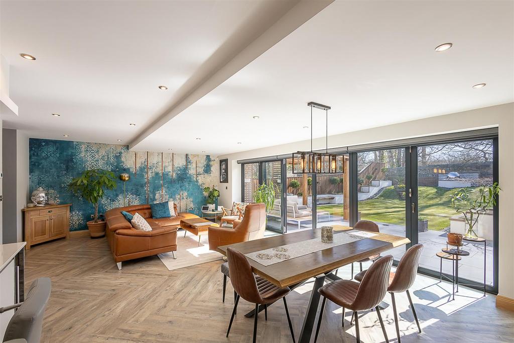 Kitchen/Diner &amp; Living Area