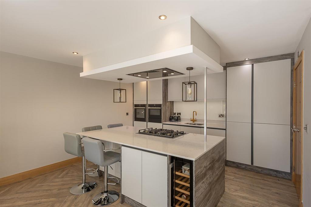 Kitchen/Diner &amp; Living Area