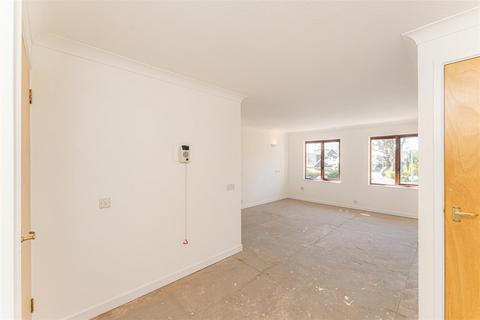 1 bedroom retirement property for sale, Gordon Hill, Enfield