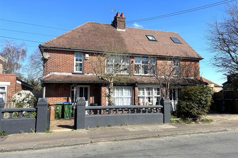 12 Clun Road, Littlehampton, BN17 7DY