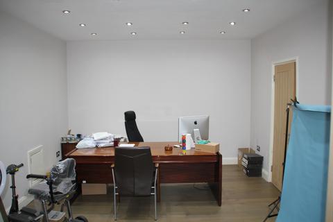 Shop to rent, Streatham High Road, London SW16
