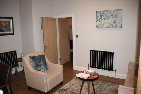 Shop to rent, Streatham High Road, London SW16