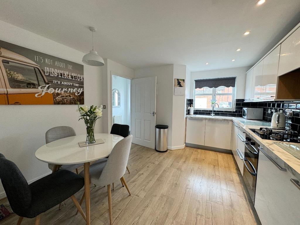 Dining kitchen