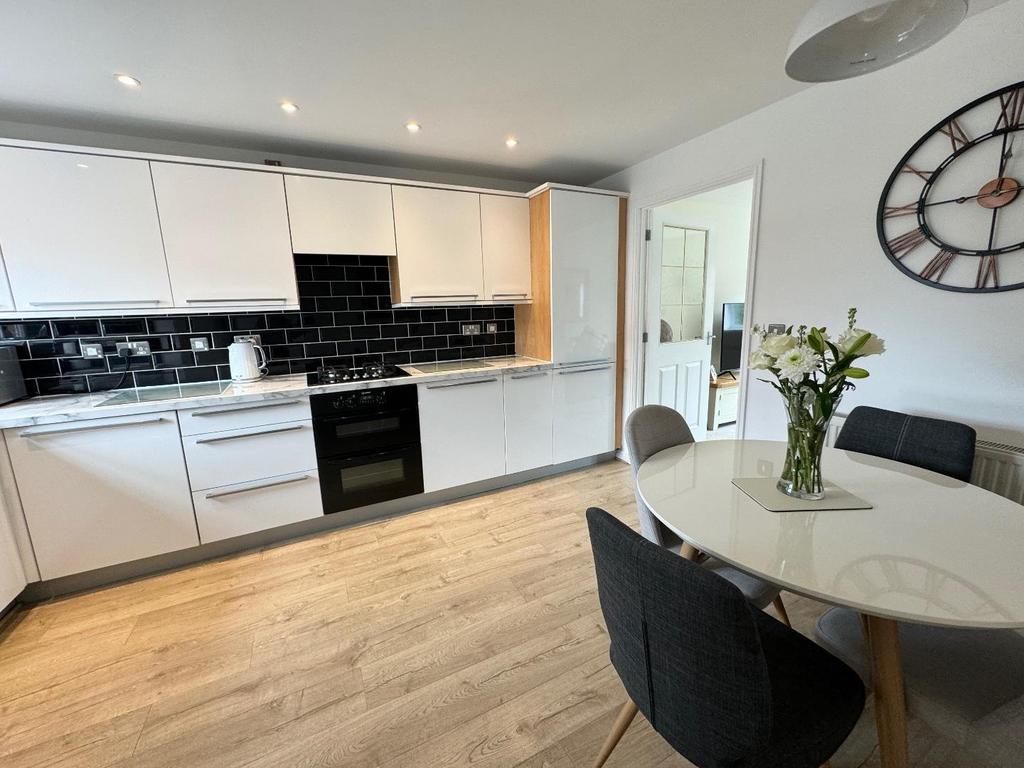 Dining kitchen