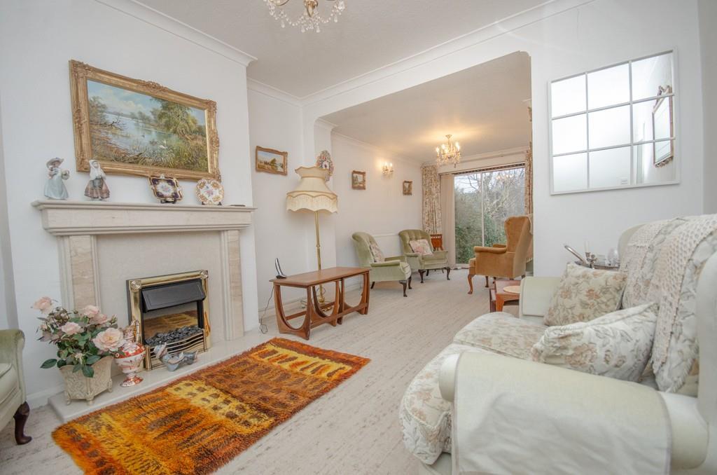 Dining room.jpg