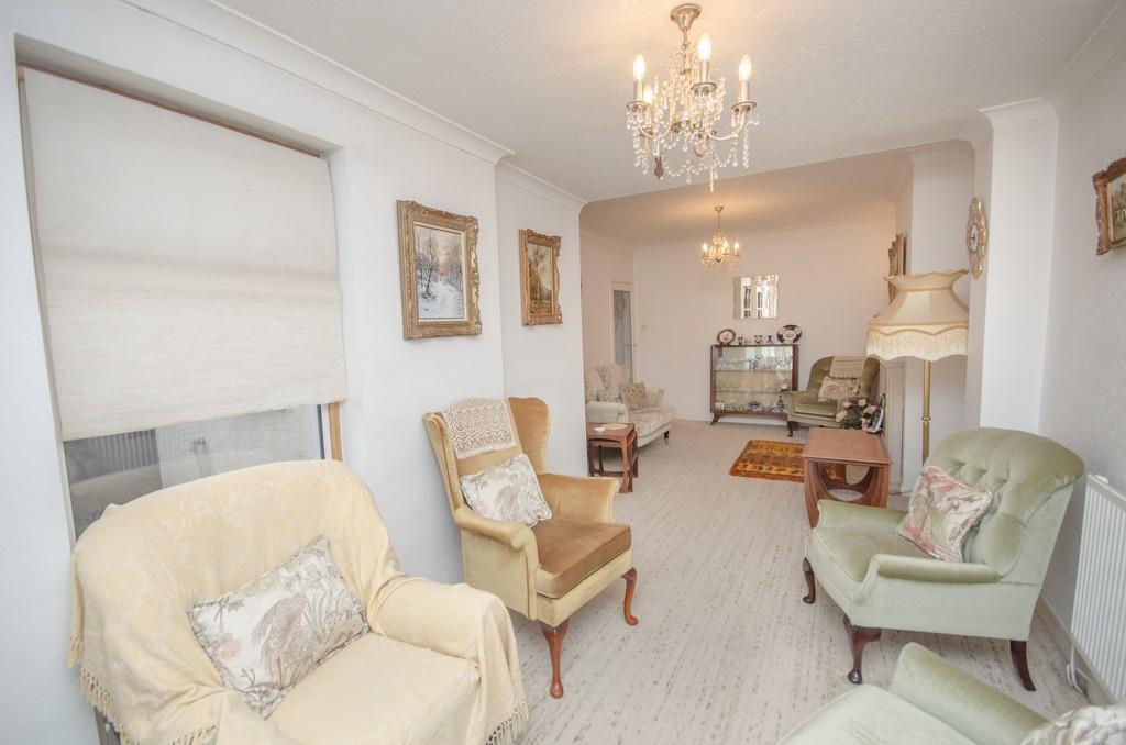 Dining room pic 3.jpg