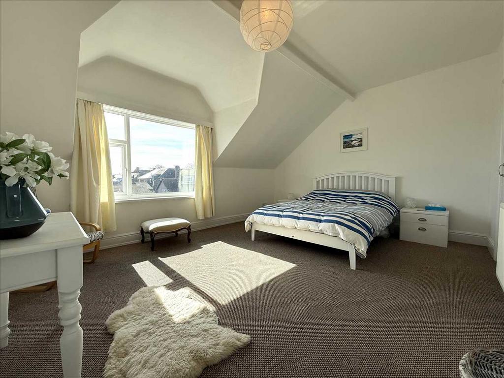 Bedroom (front)