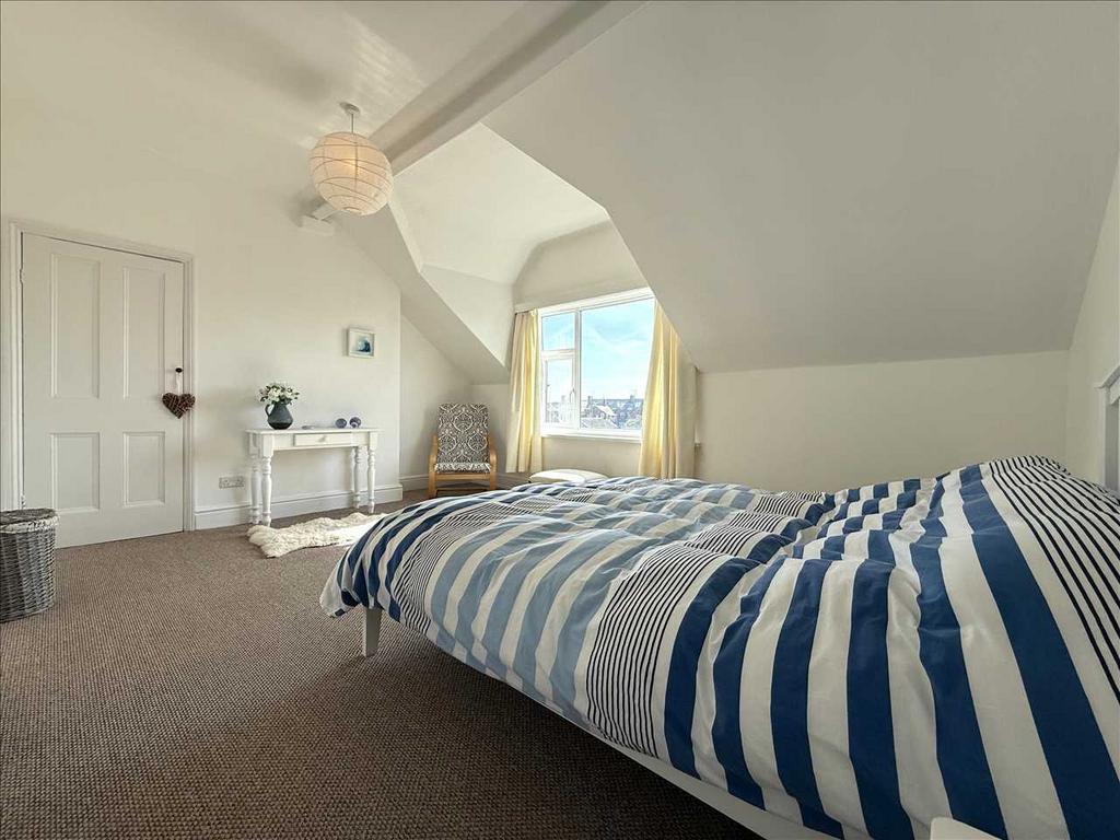 Bedroom (front)