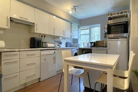 1 bedroom flat for sale, Ravensbourne Avenue, Shortlands, BR2