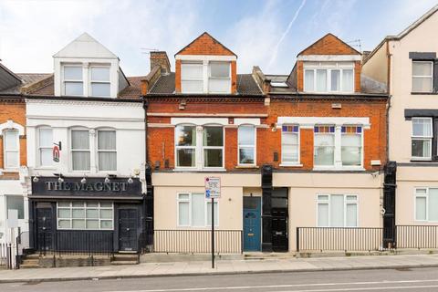 2 bedroom flat for sale, Archway Road, London N19