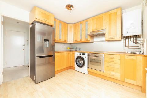 2 bedroom flat for sale, Archway Road, London N19
