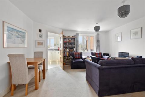 2 bedroom apartment for sale, Mountbatton House, Hempstead Road, Hemel Hemp, HP3 0GG