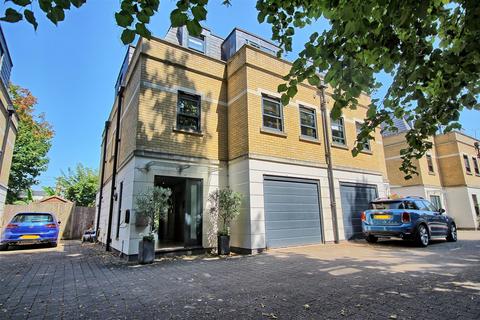 3 bedroom semi-detached house for sale, Reed Place, Ware SG12