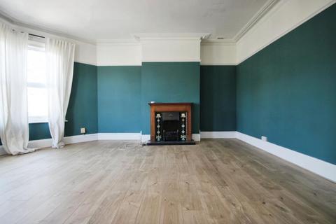 2 bedroom flat to rent, Wells Road, Bristol BS4