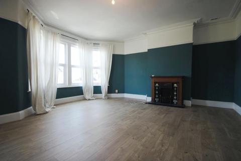 2 bedroom flat to rent, Wells Road, Bristol BS4