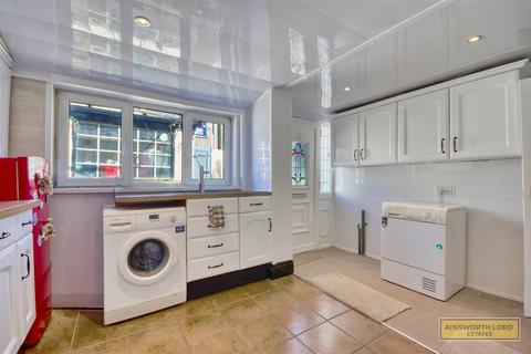 497 Blackburn Road, Darwen, BB3 0AR