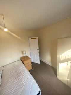 2 bedroom flat to rent, Cranbourne Road, Barking, Barking, IG11