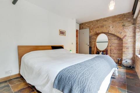 Flat 1b, St Johns Wharf, 104 - 106 Wapping High Street, London, E1W 2PR