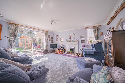 8 Bramshall Drive, Dorridge, Solihull, B93 8TG