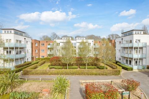 176 Canalside, Redhill, RH1 2FW