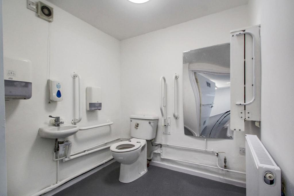 WC with wide access
