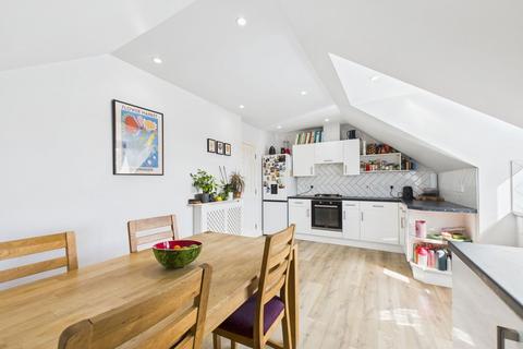 9 Basildon Close, Watford, WD18 8WL
