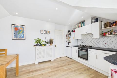 9 Basildon Close, Watford, WD18 8WL