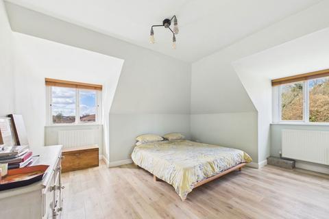 9 Basildon Close, Watford, WD18 8WL
