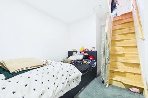Studio to rent, Bournville Lane, Birmingham, B30