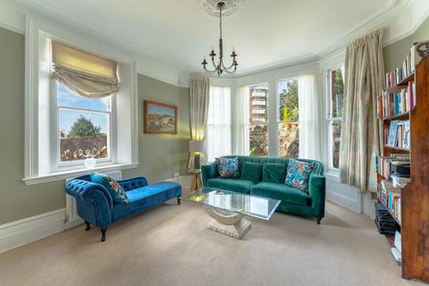 2 bedroom flat for sale, Shrubbery Road, Hillside