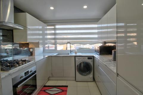 190 Berecroft, Harlow, CM18 7SF