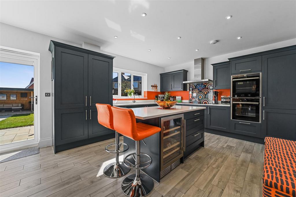 Kitchen dining room