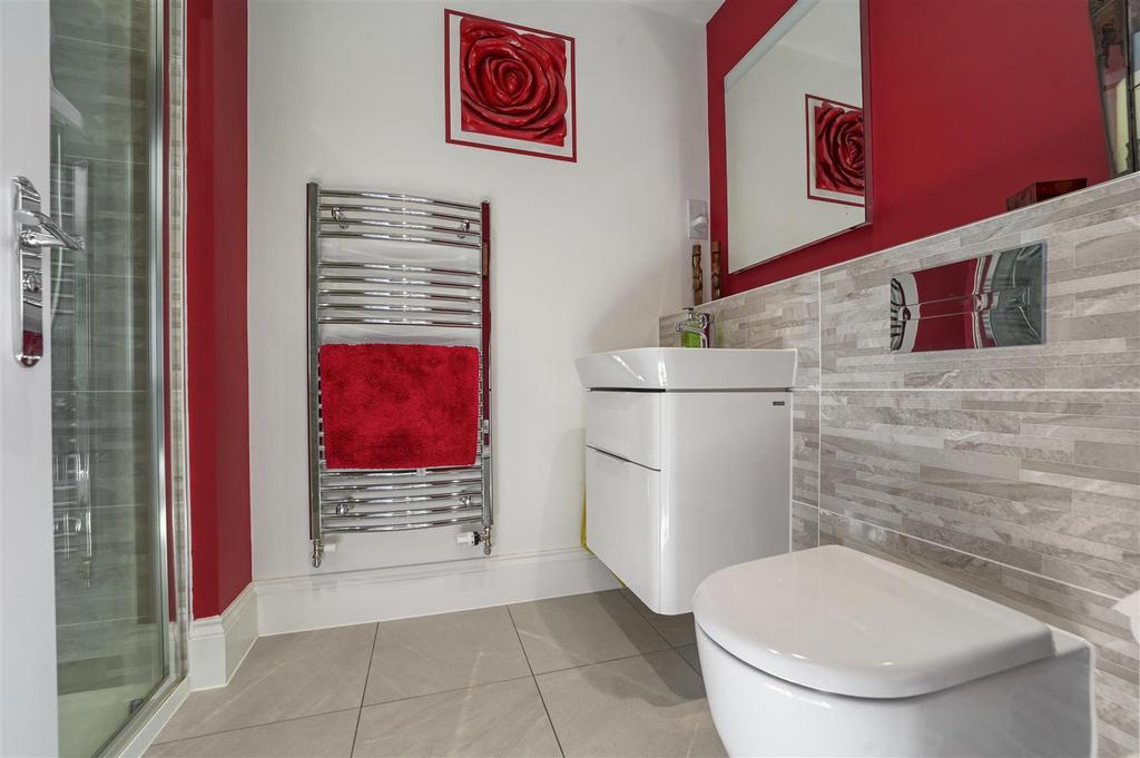 En suite to bedroom two
